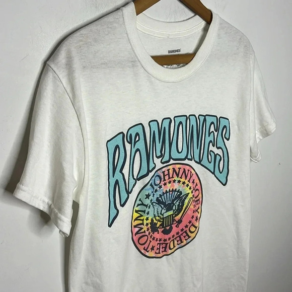 RAMONES Modern Boho Graphic Spell Out Punk Rock Band T Shirt - Picture 3 of 8
